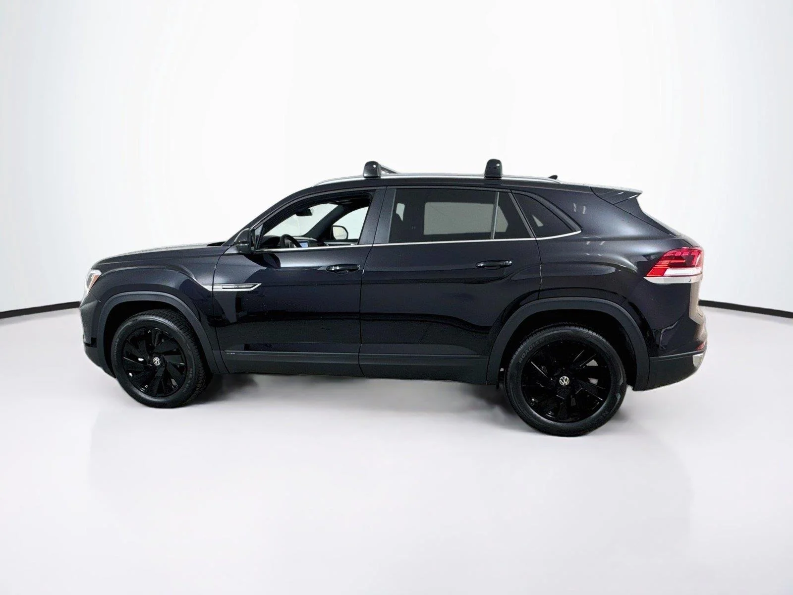 New 2026 Deep Black Pearl Volkswagen 2.0T SE w/Technology image 3