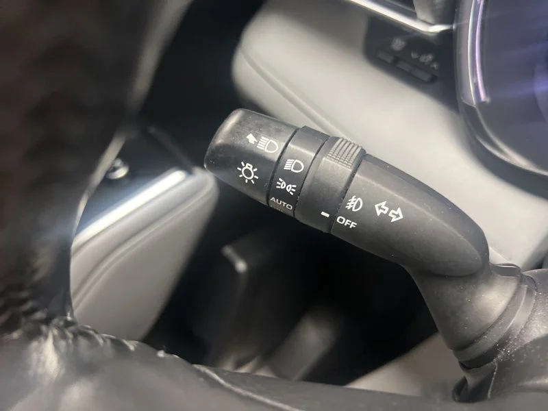 Used 2021 White Toyota Platinum image 24