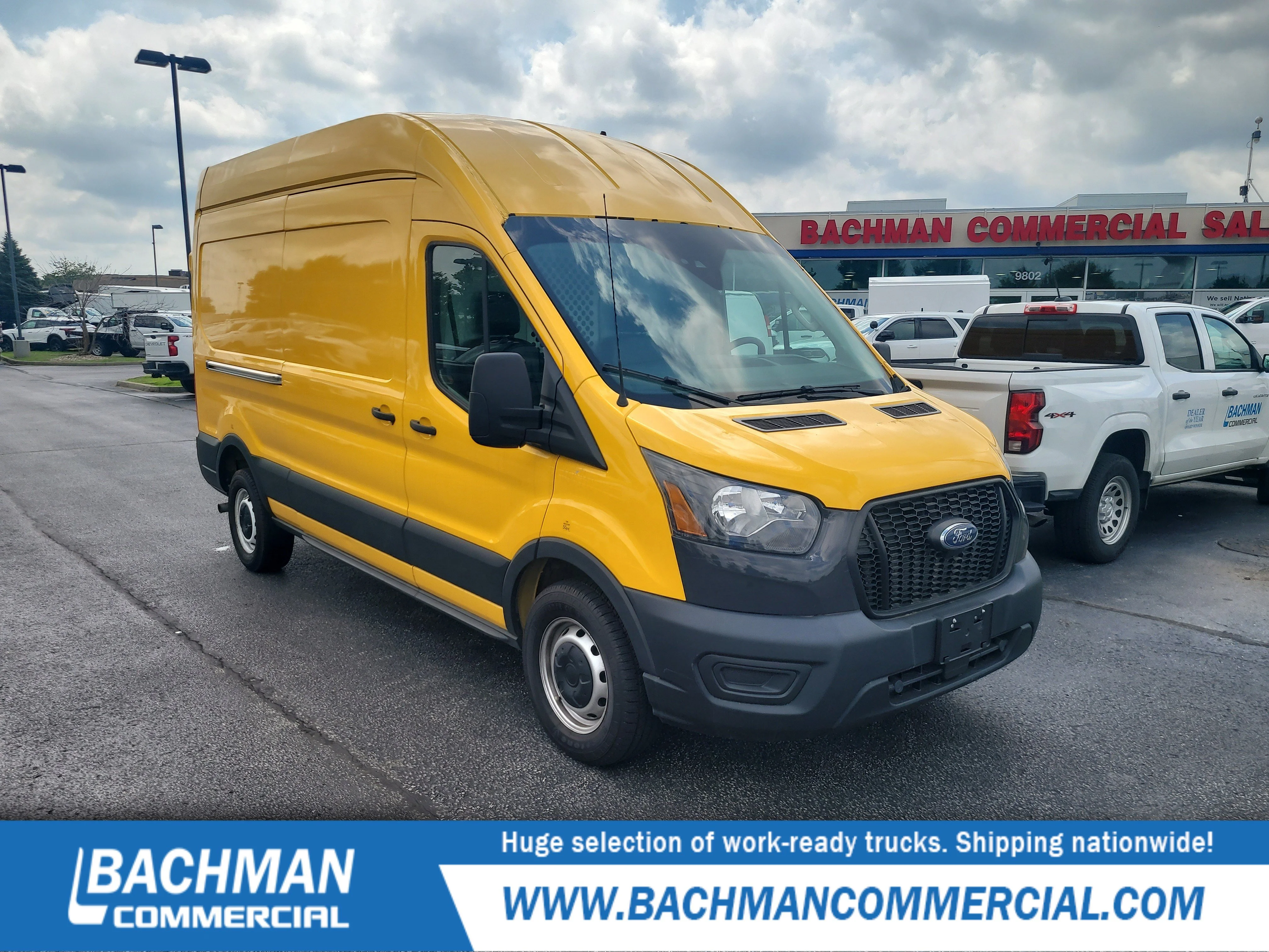 Used 2021 School Bus Yellow Ford  image 1