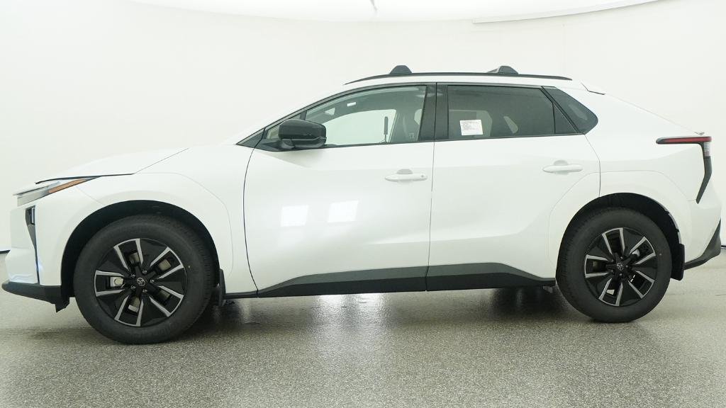 New 2026 Wind Chill Pearl Toyota XLE image 24