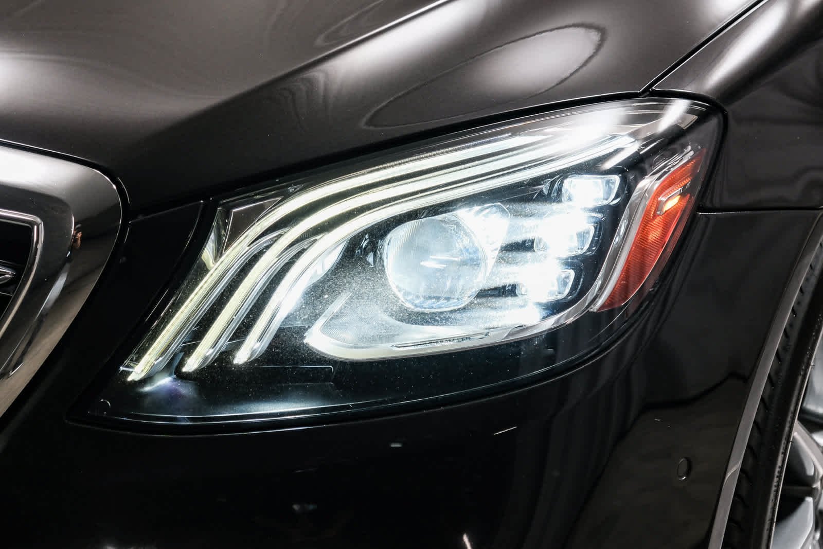 Used 2018 designo Mocha Black Metallic Mercedes-Benz S 560 image 9