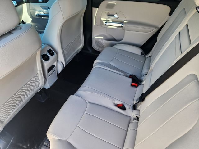 New 2026 Polar White Mercedes-Benz GLB 250 image 11
