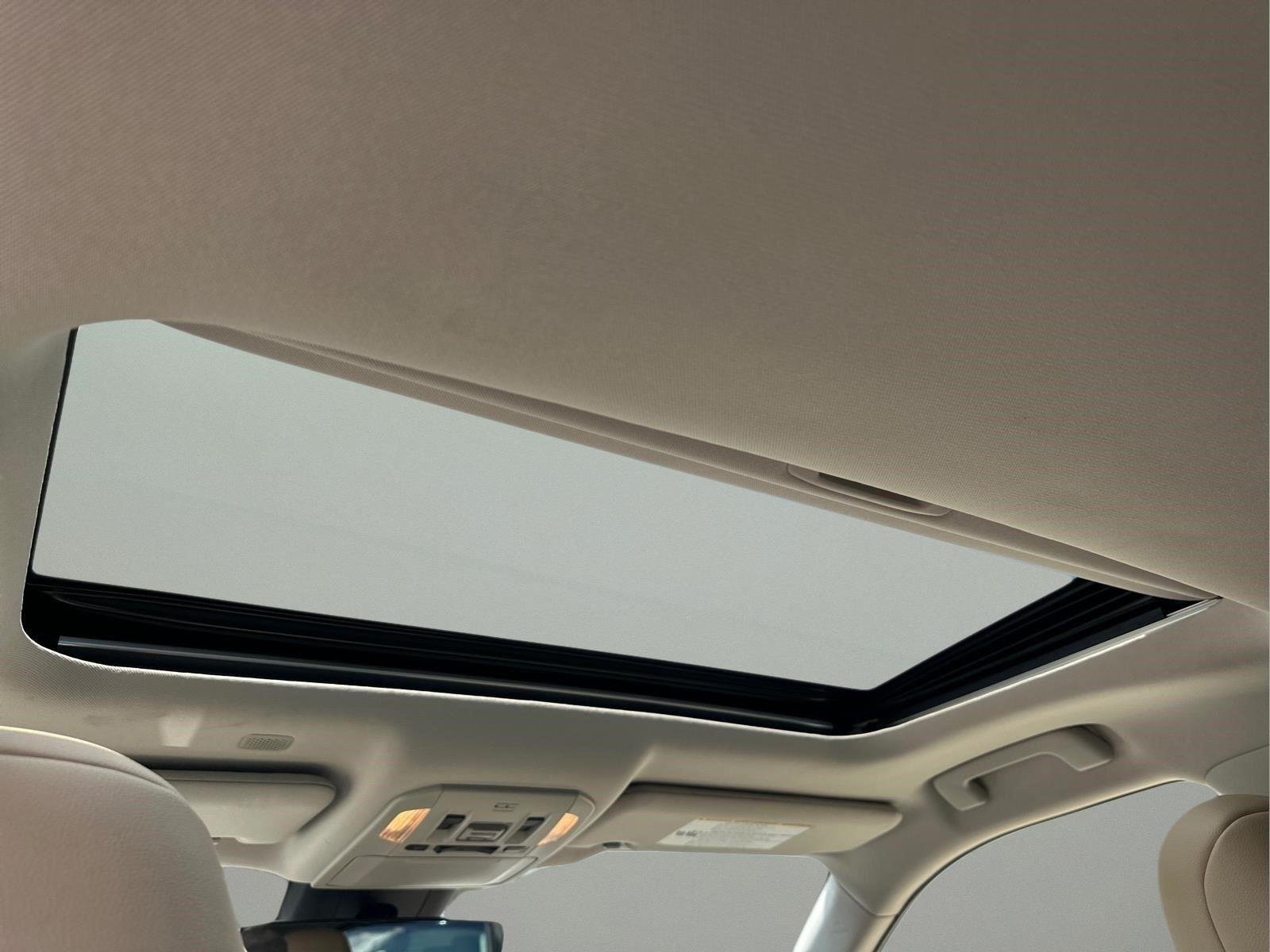 Used 2020  TOYOTA  image 15