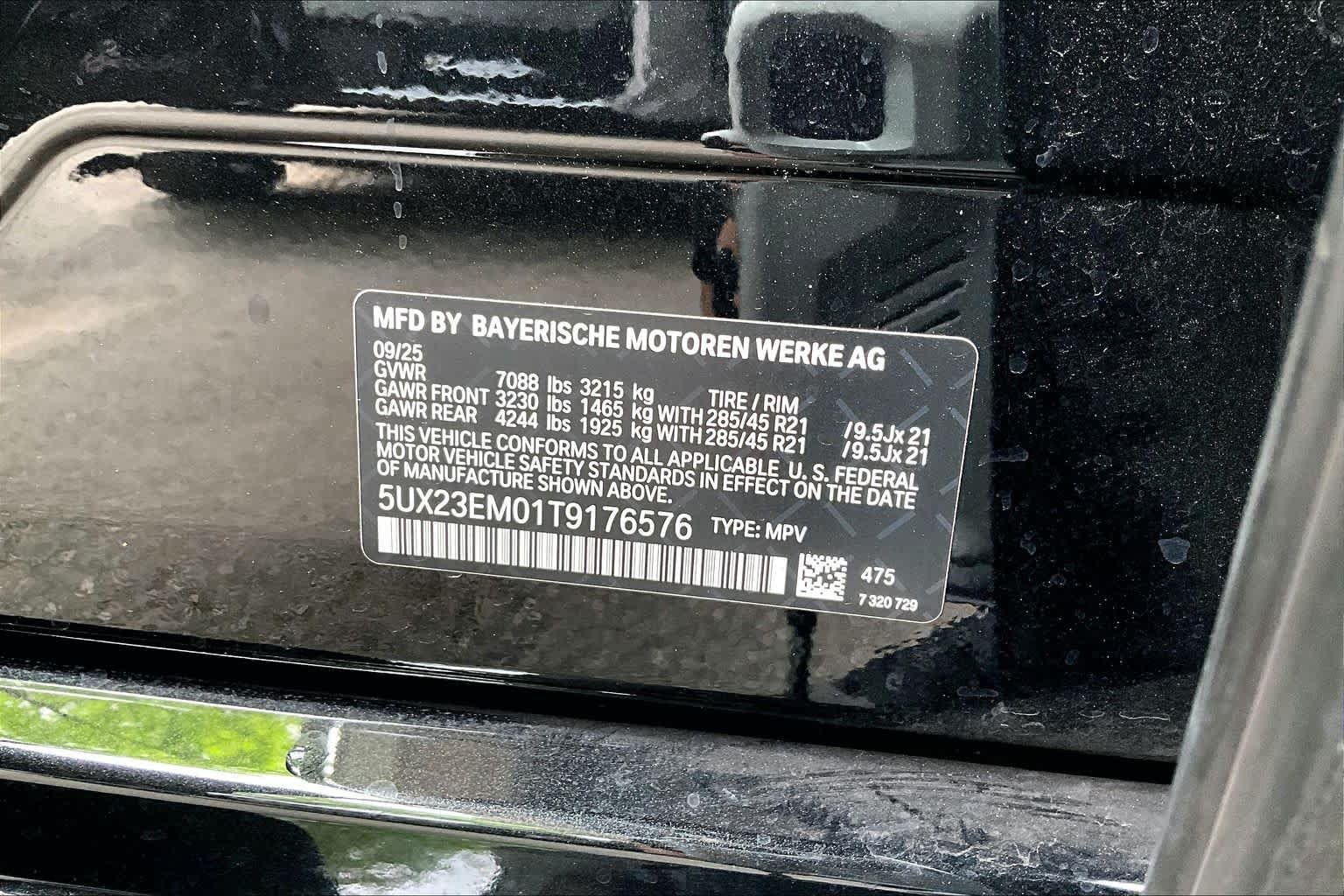 Certified Used 2026 Black Sapphire Metallic BMW xDrive40i image 31