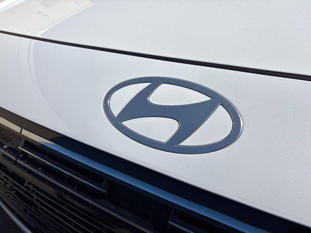 New 2026 White Hyundai SEL 8P image 9