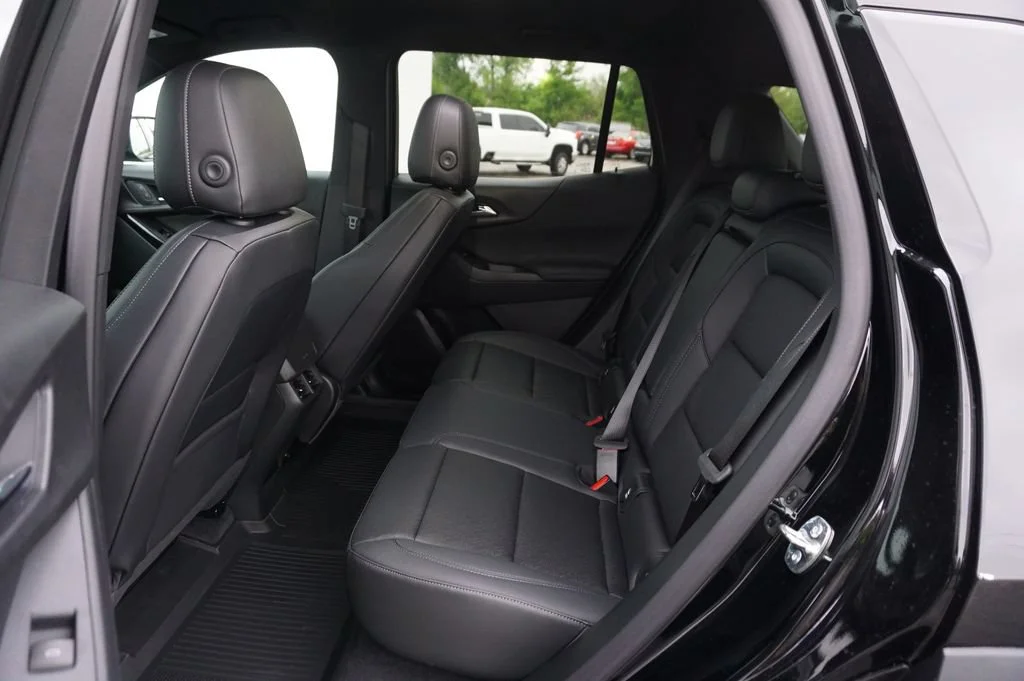 2027 Chevrolet Equinox LT - Photo 11