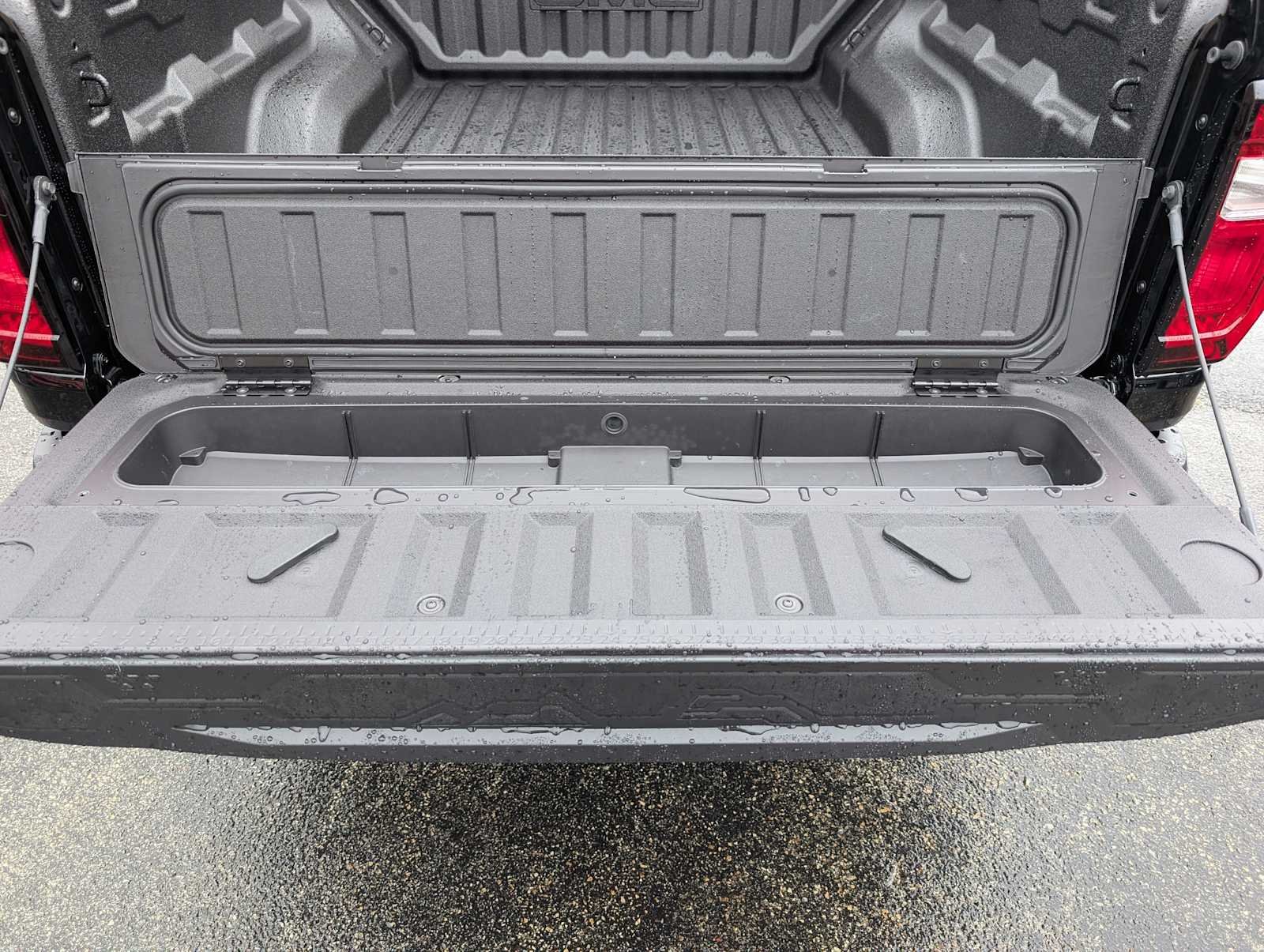 2026 GMC Canyon AT4 - Photo 8