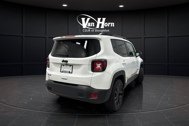 Used 2023 Alpine White Clearcoat Jeep Altitude image 7