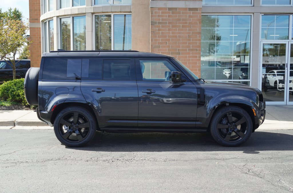 New 2026 Carpathian Grey Land Rover X-Dynamic SE image 7