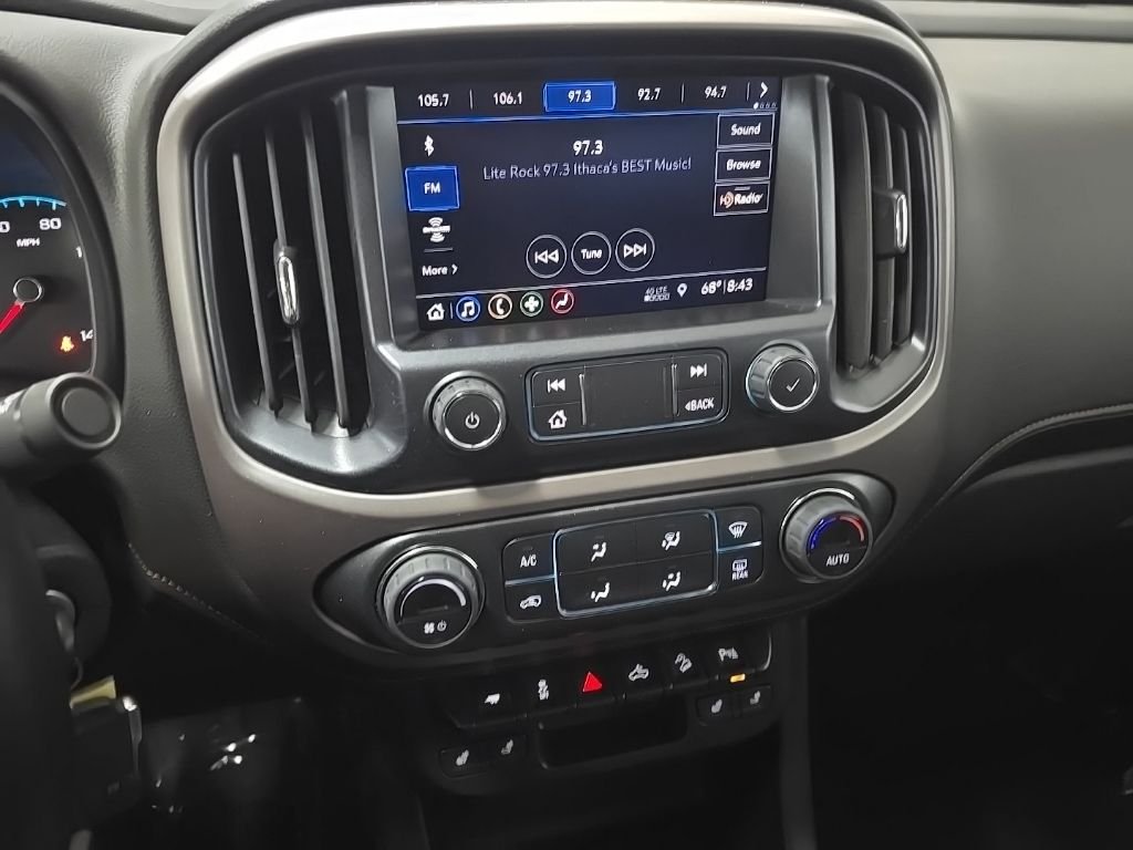 Used 2022 Summit White GMC AT4 w/Leather image 24
