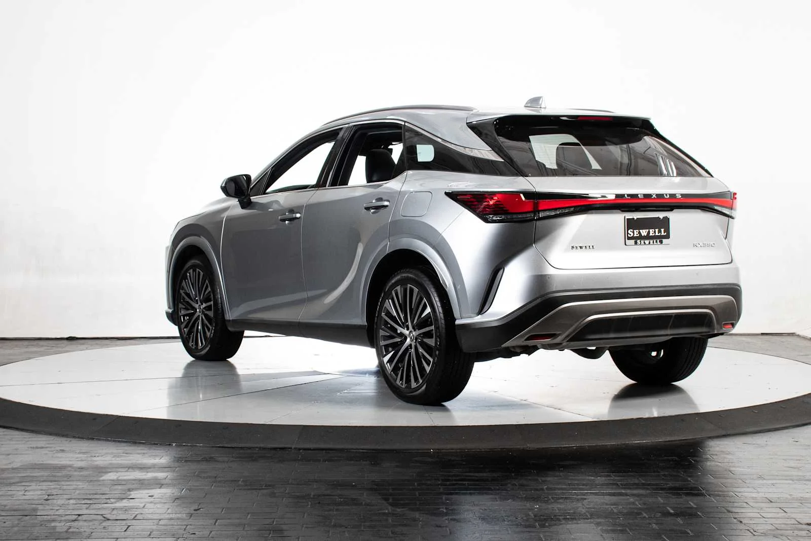 Certified Used 2024 Iridium Lexus Premium Plus image 4