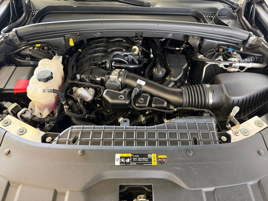 Used 2025 Gray Jeep Summit image 14