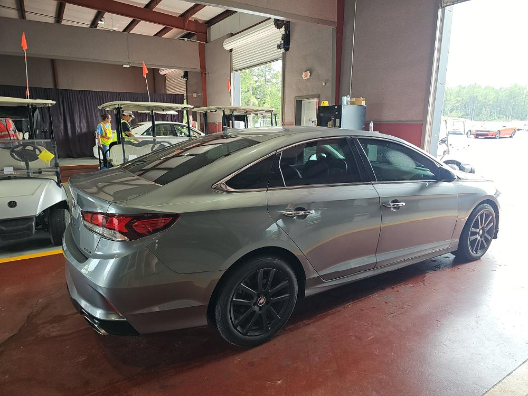 Used 2018 Gray Hyundai Limited image 3