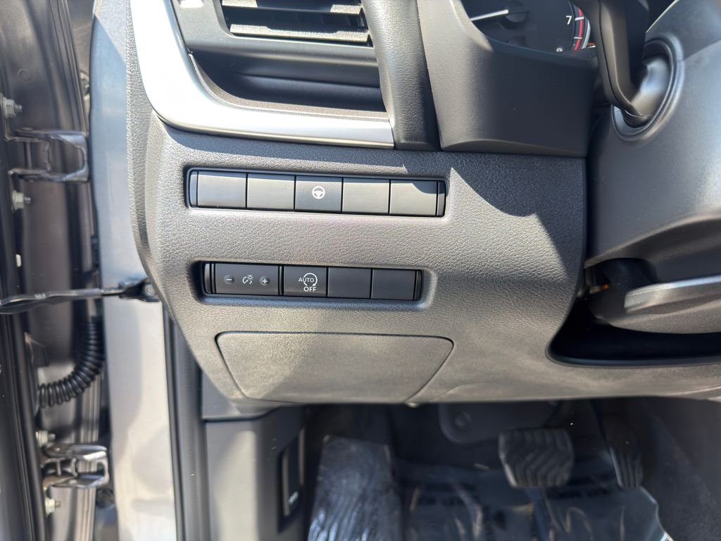 Used 2023 Gray Nissan SV image 17