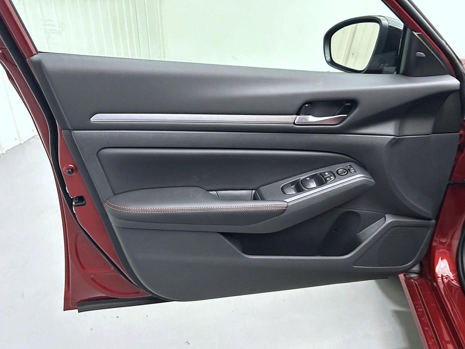 New 2026 Scarlet Ember Tintcoat Nissan 2.5 SR image 9
