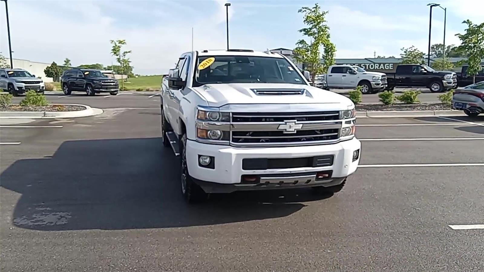 Used 2018 White Chevrolet High Country image 3