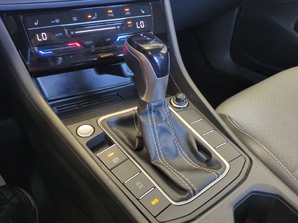 2025 Volkswagen Jetta SE - Photo 25