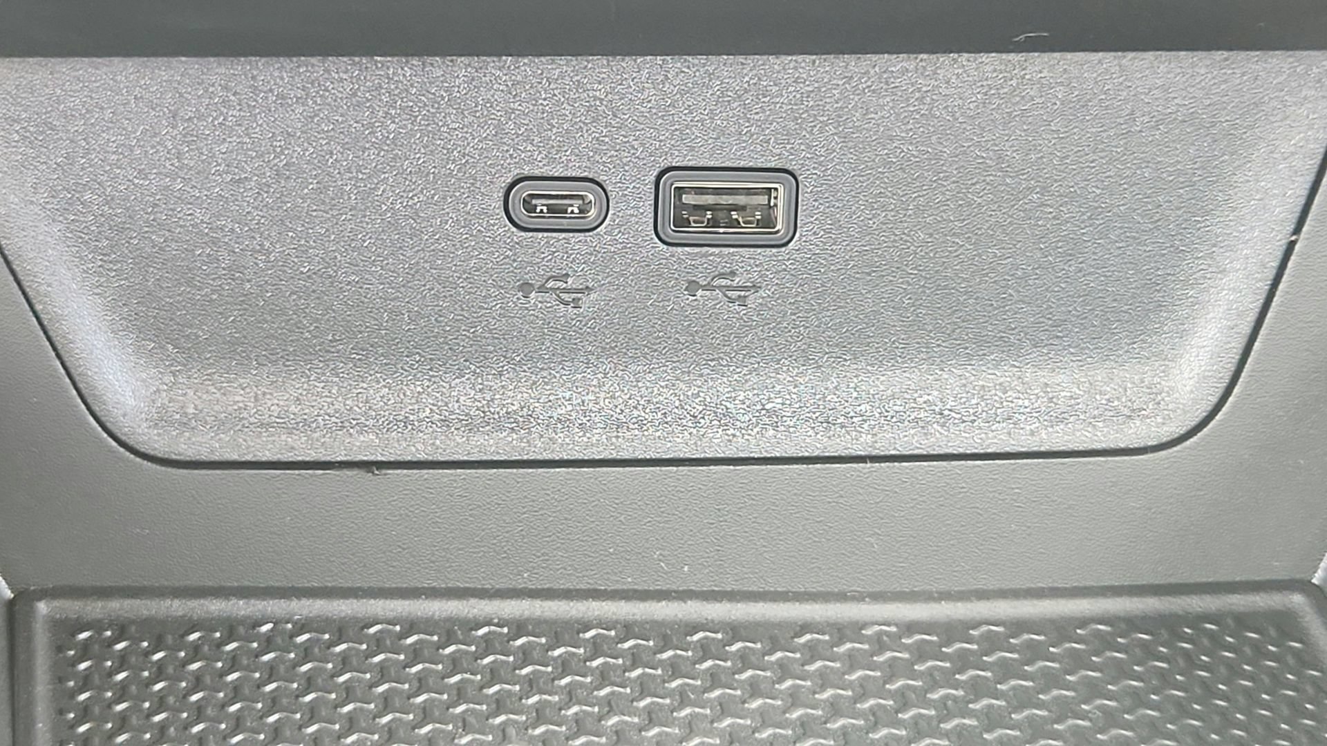 2027 Chevrolet Equinox LT - Photo 25