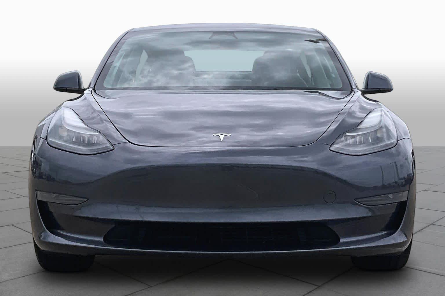 Used 2023 Midnight Silver Metallic Tesla  image 3