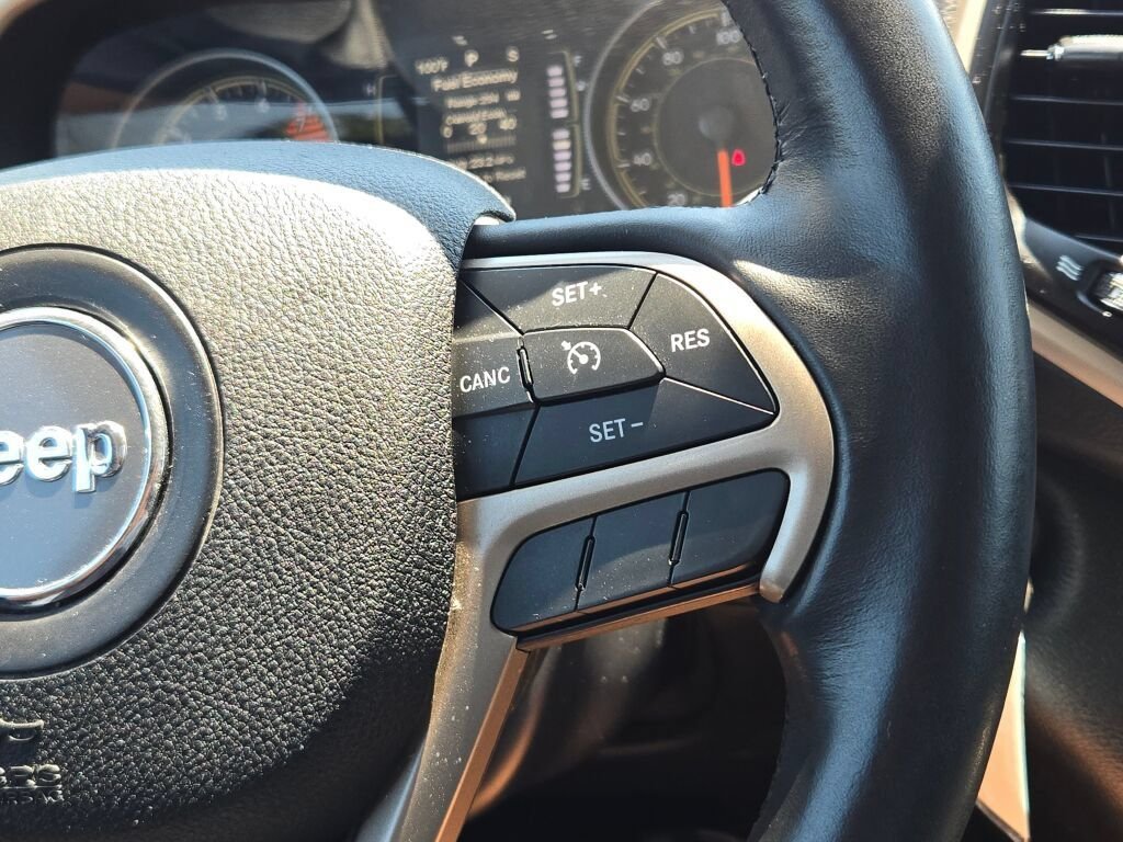Used 2016 Gray Jeep Latitude image 29