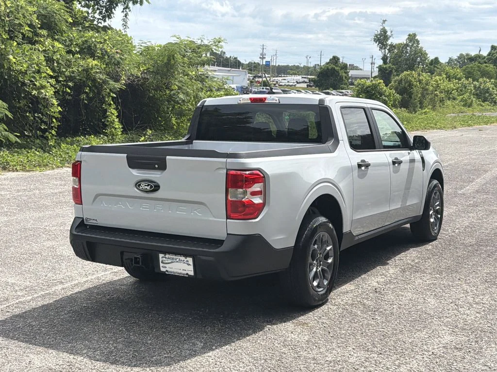 New 2026 Space White Metallic Ford XLT image 41