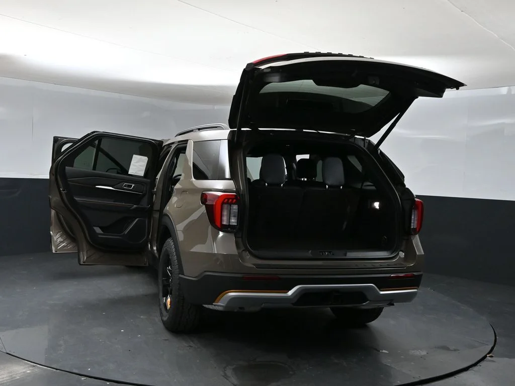New 2026 Gray Ford Tremor image 41