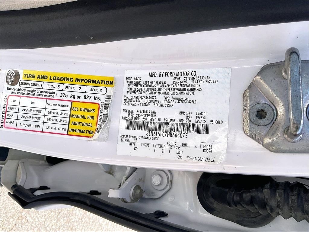 Used 2017 White Lincoln Reserve image 33