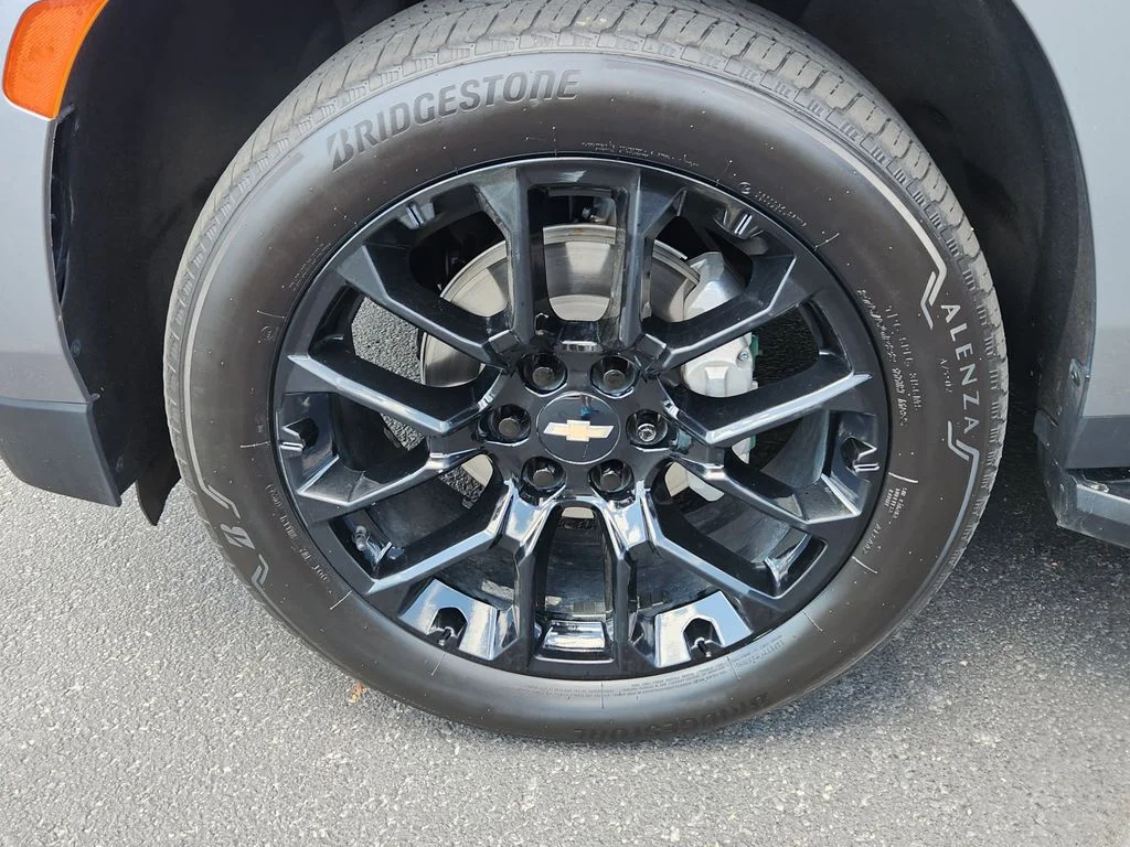 Used 2023 Sterling Gray Metallic Chevrolet Premier image 19