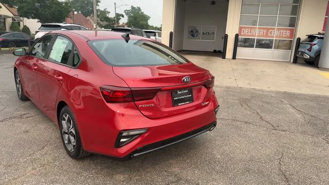Used 2019 Red Kia LXS image 7