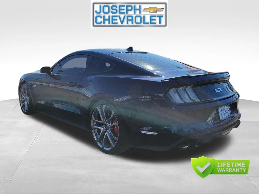 Used 2021 Blue Ford GT Premium image 3