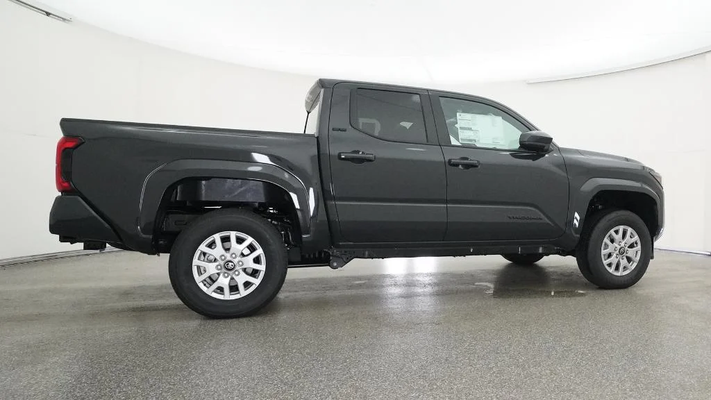 2025 Toyota Tacoma SR5 - Photo 33