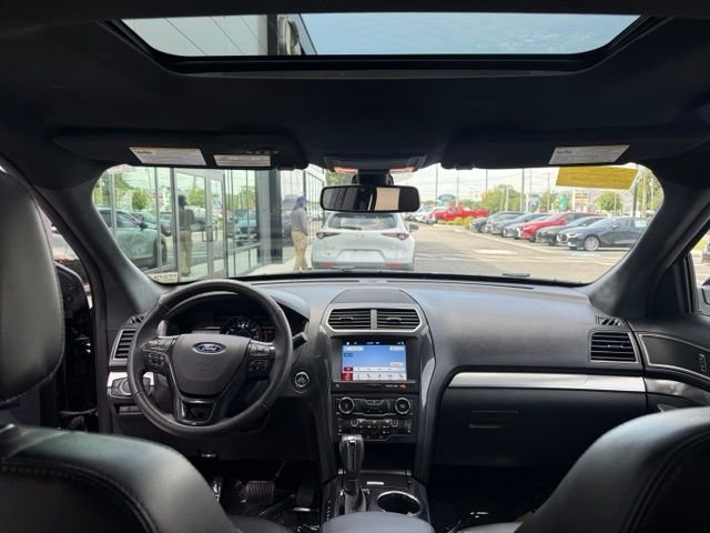 Used 2018 Black Ford XLT image 16