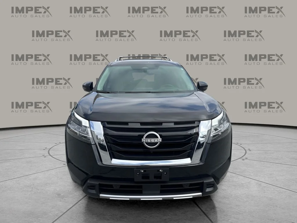 Used 2023 Black Nissan Platinum image 8