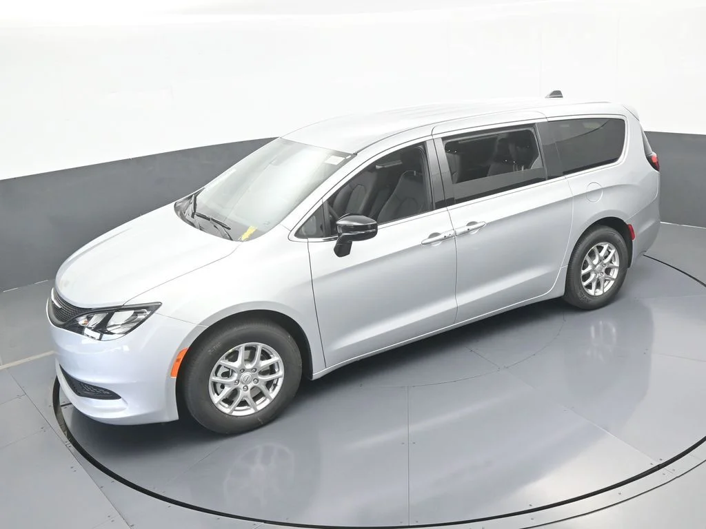 2026 Chrysler Voyager LX - Photo 44