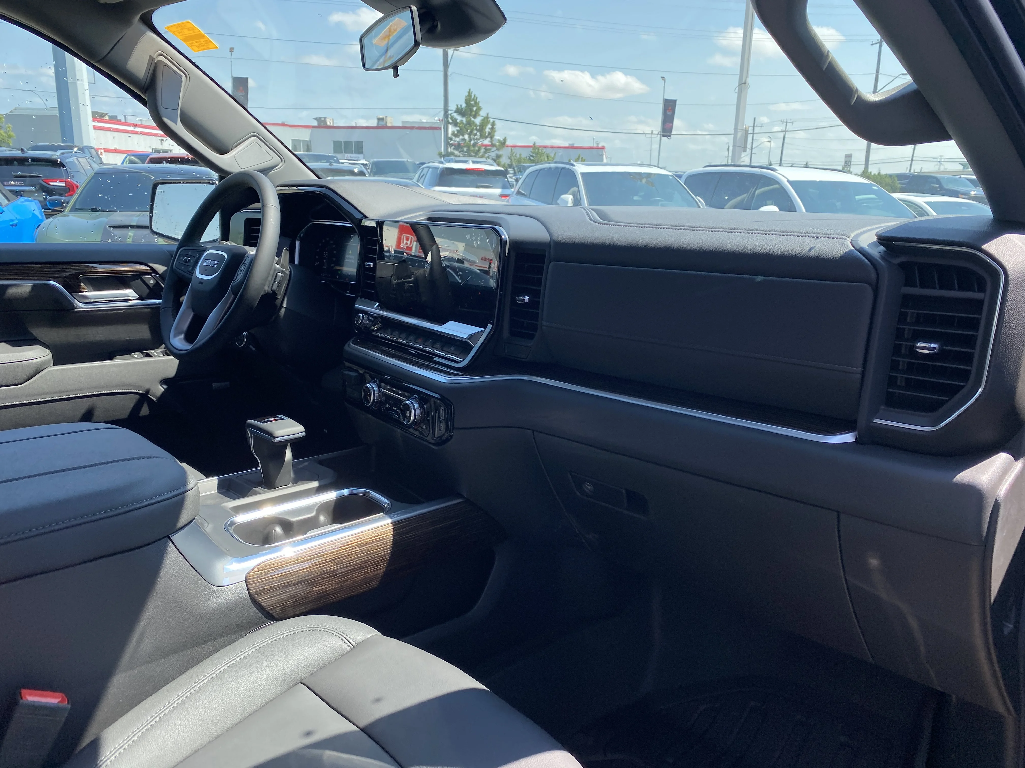 New 2026 ONYX BLACK GMC Elevation image 30
