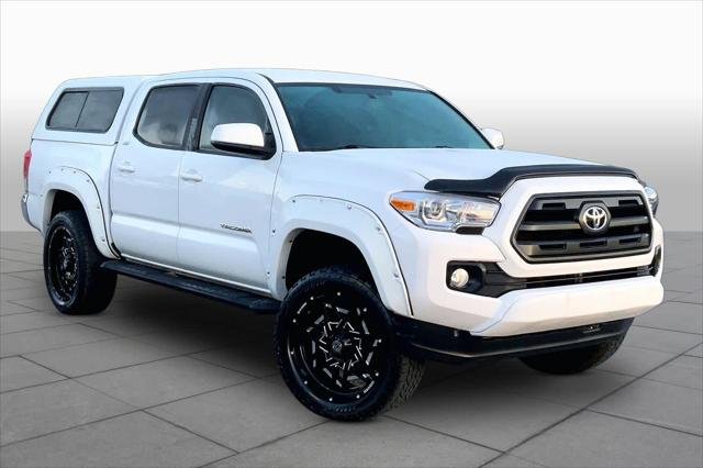Certified Used 2017 SUPER WHITE Toyota  image 3
