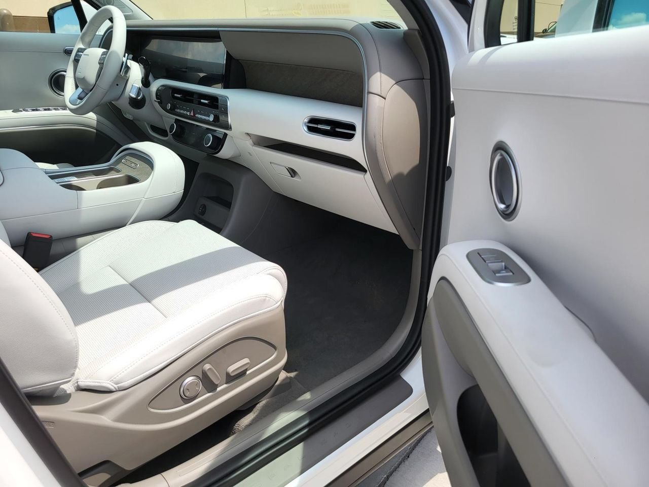 New 2026 Creamy White Pearl Hyundai Limited FWD image 7