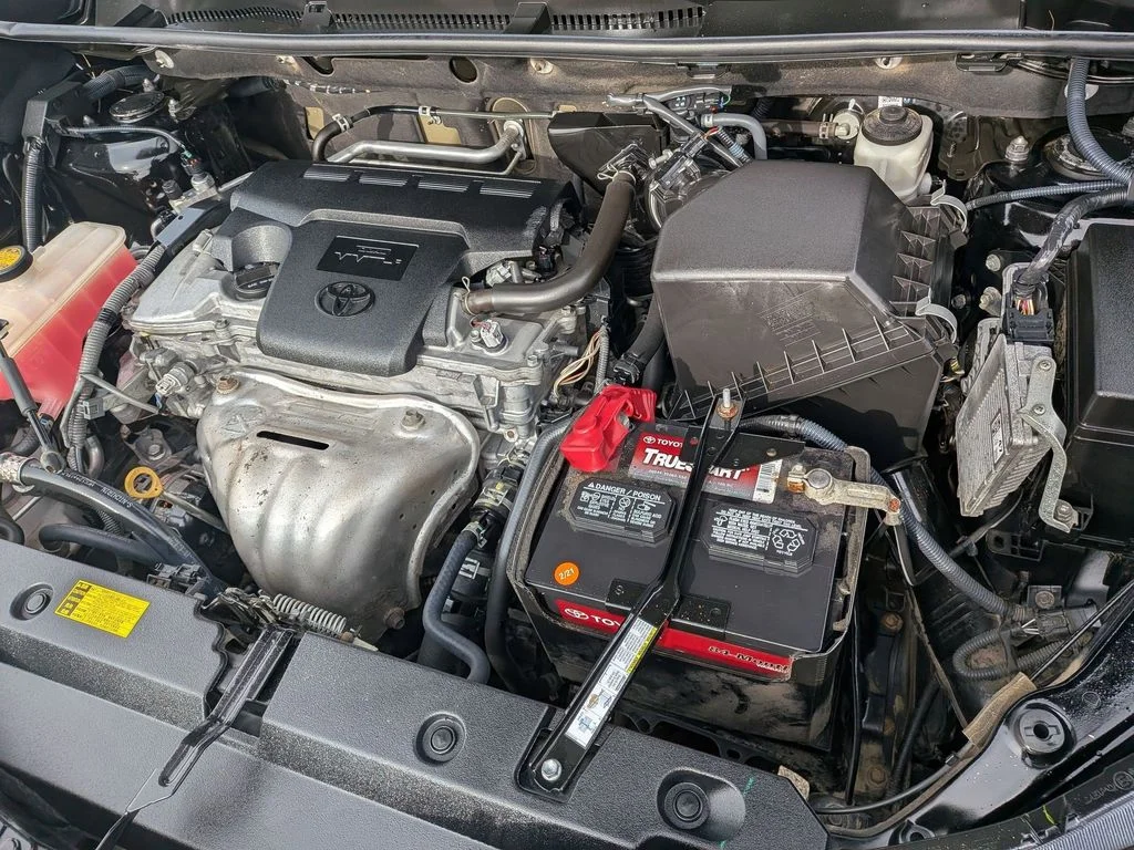 Used 2015 Black Toyota LE image 22