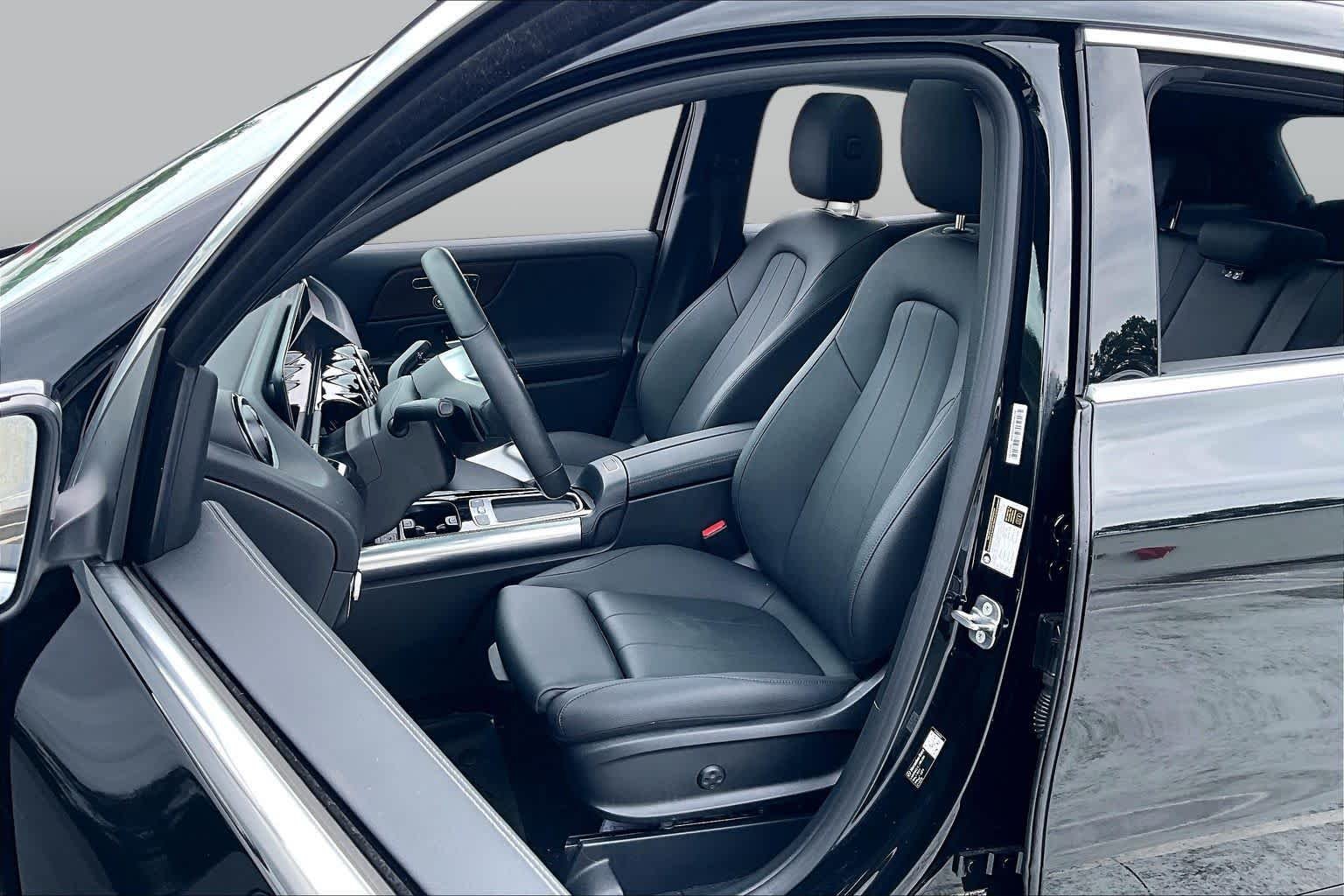 Used 2026 Cosmos Black Metallic Mercedes-Benz GLA 250 image 8