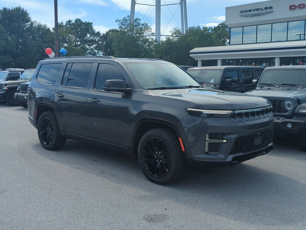 New 2026 Baltic-Gray Metallic Clear-Coat Exterior Paint Jeep Limited Reserve image 9