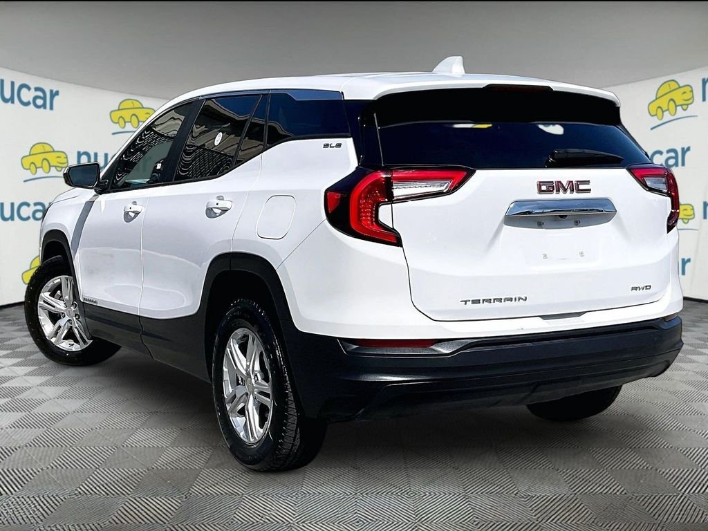 Used 2024 White GMC SLE image 4