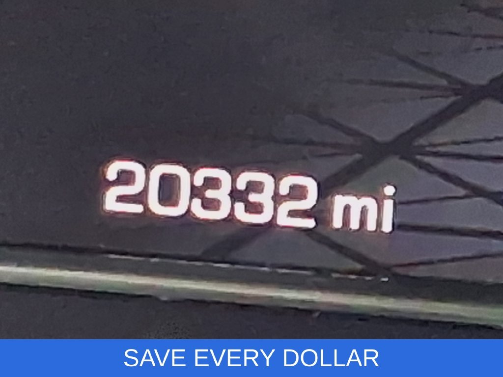 Used 2025 White GMC AT4X image 18