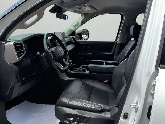 Used 2022 White Toyota SR5 image 14