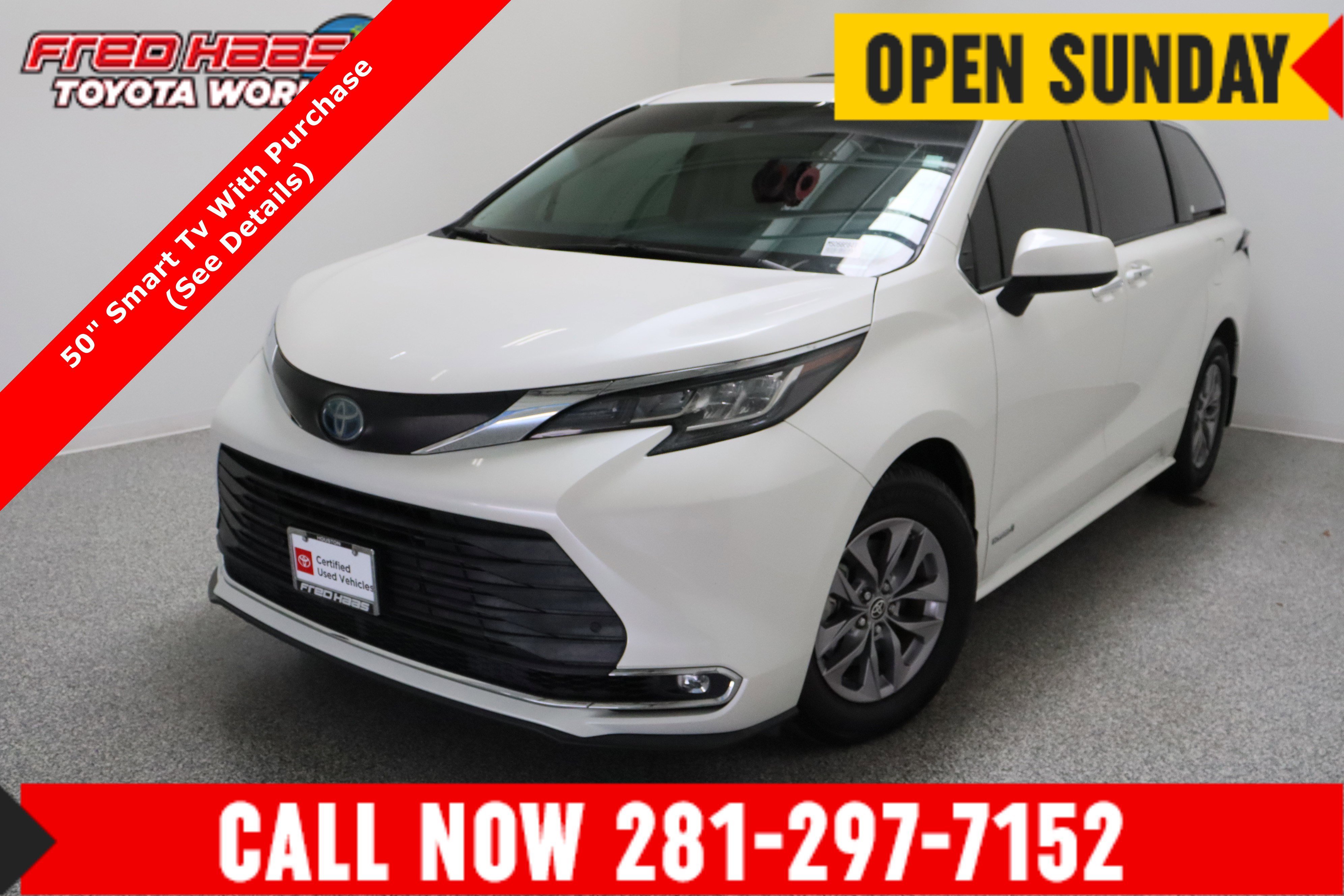 2021 Toyota Sienna XLE 8-Passenger Hybrid FWD's photo