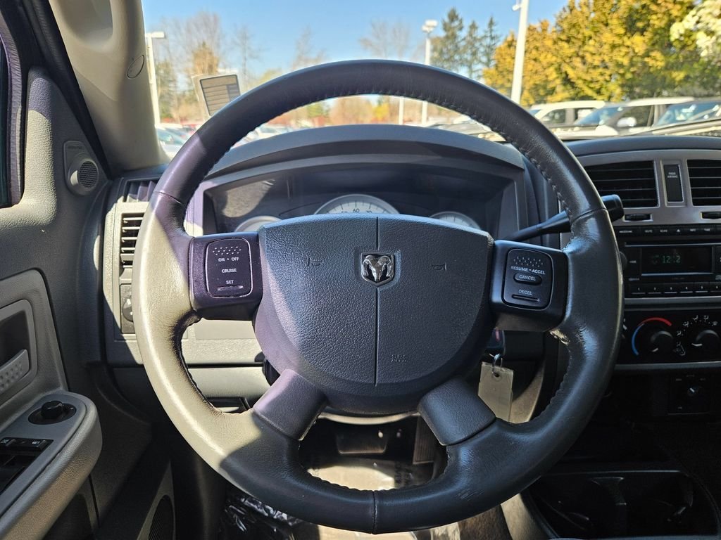 Used 2006 Black Dodge SLT image 20