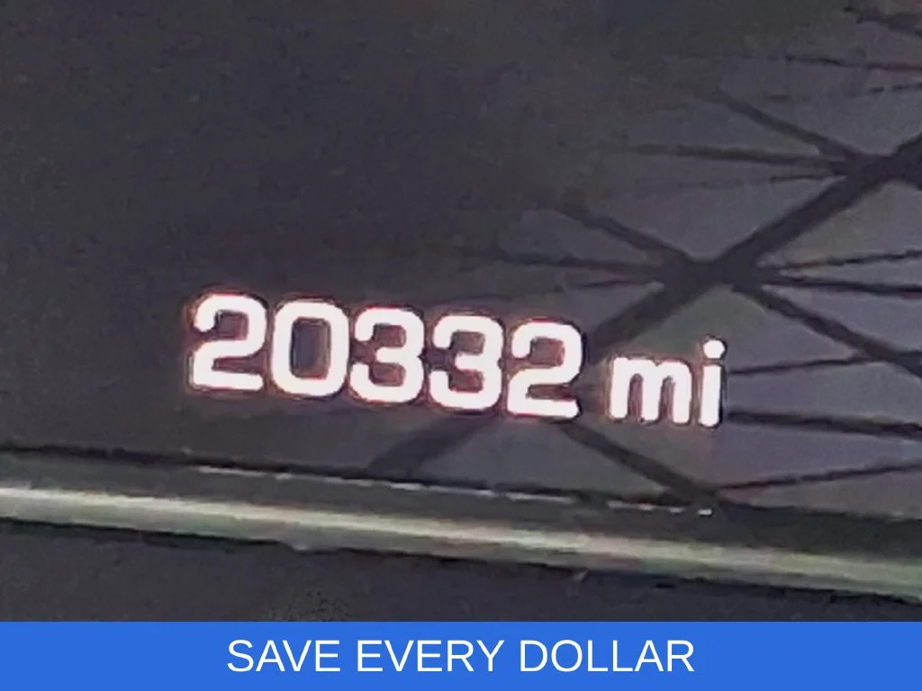Used 2025 White GMC AT4X image 18