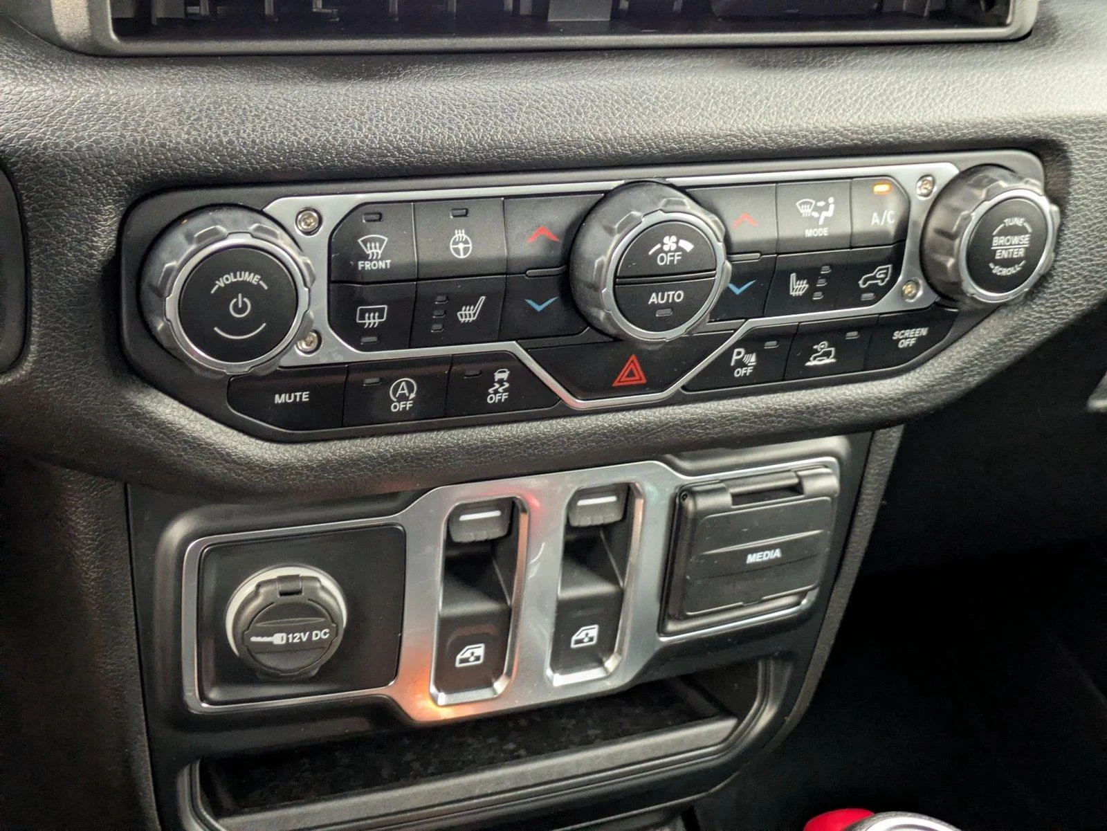 Used 2024 Hydro Blue Pearlcoat Jeep Sport S image 21