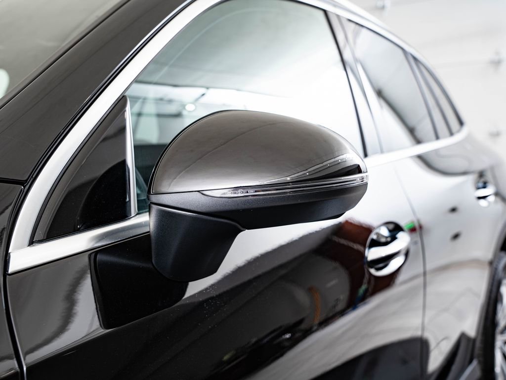 Certified Used 2025 Black Mercedes-Benz GLC 300 image 17