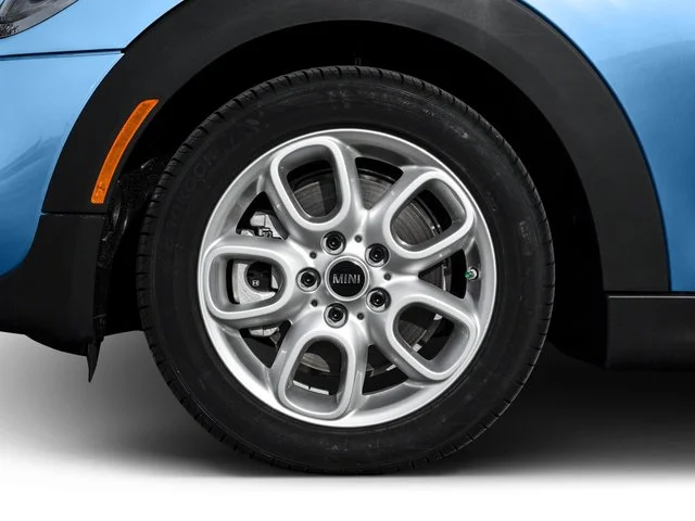 Used 2018 Volcanic Orange MINI  image 11
