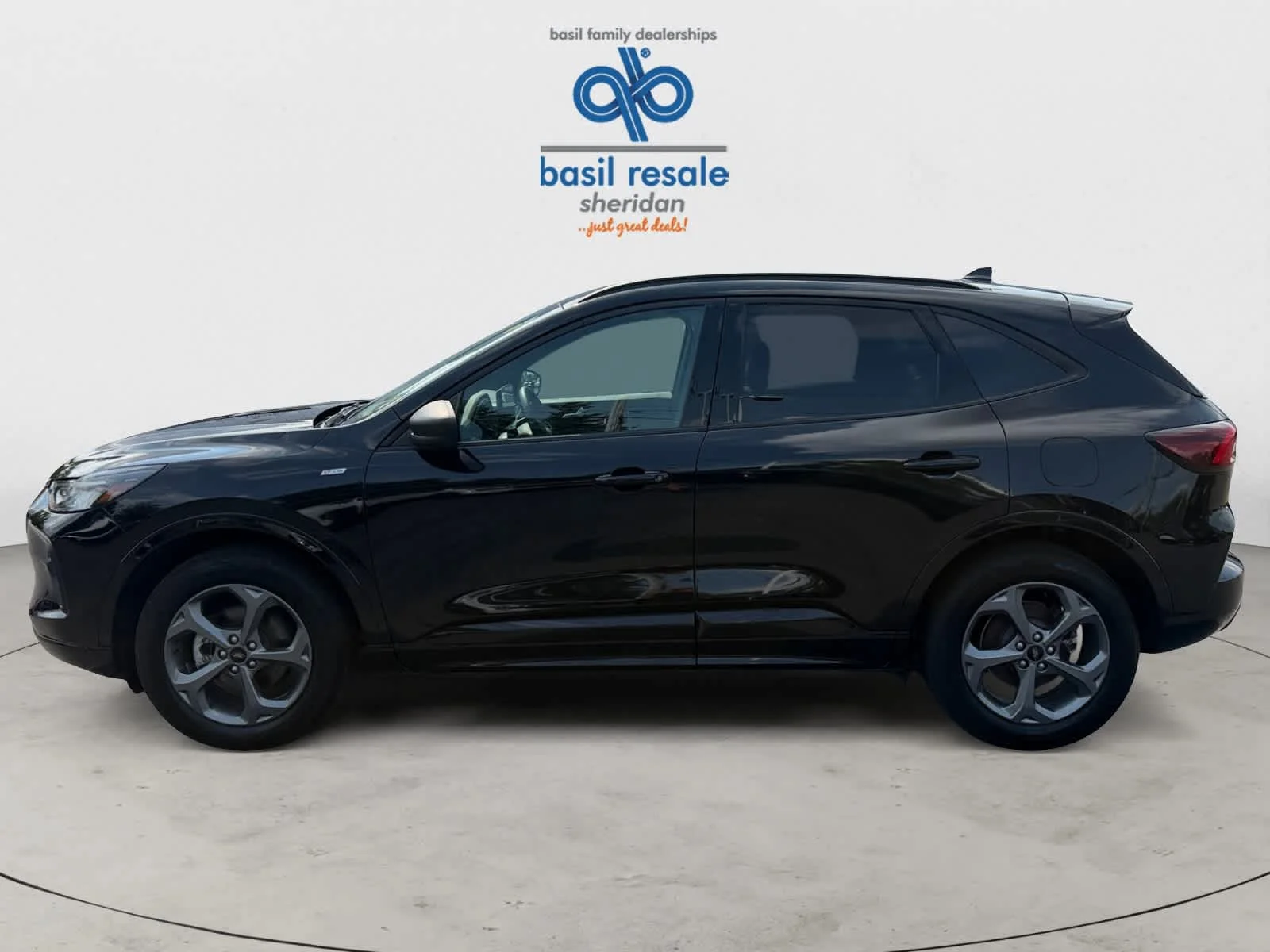 Used 2024 Agate Black Ford ST-Line image 3